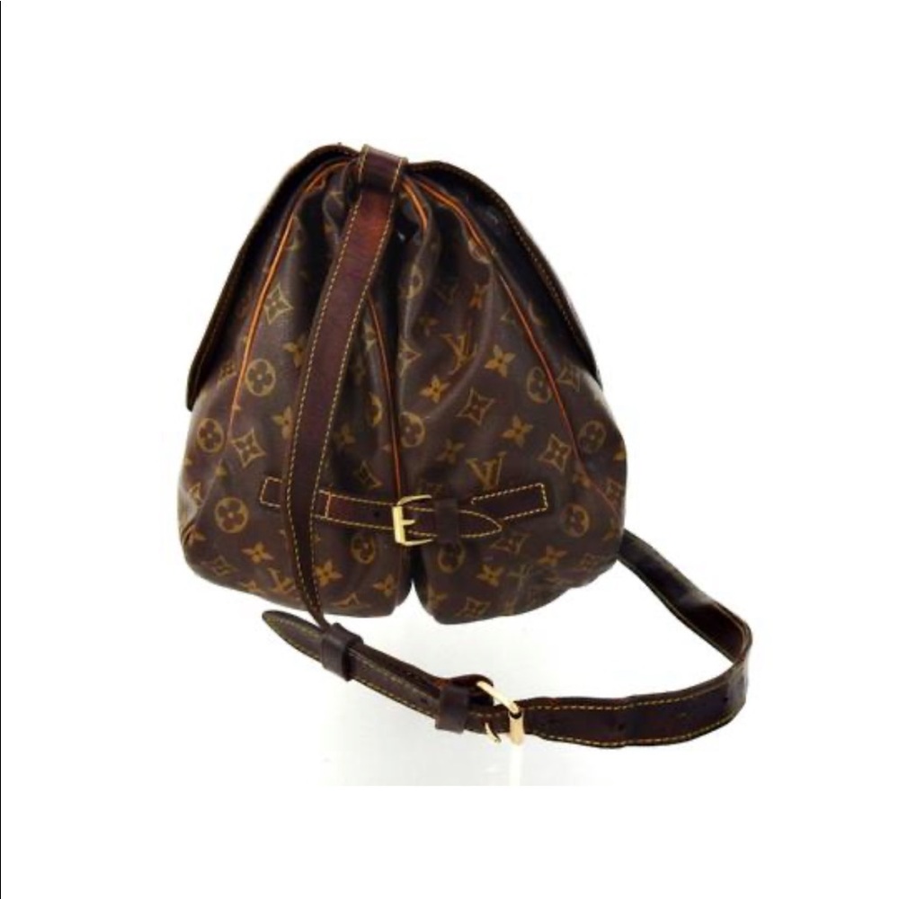 Authentic Louis Vuitton samur cross body bag - Picture 4 of 11